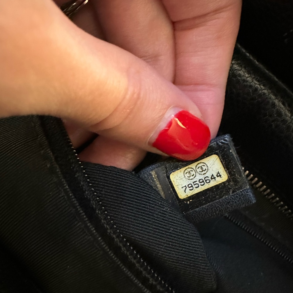 CHANEL Black Quilted Leather Bag - Picture 15 of 15